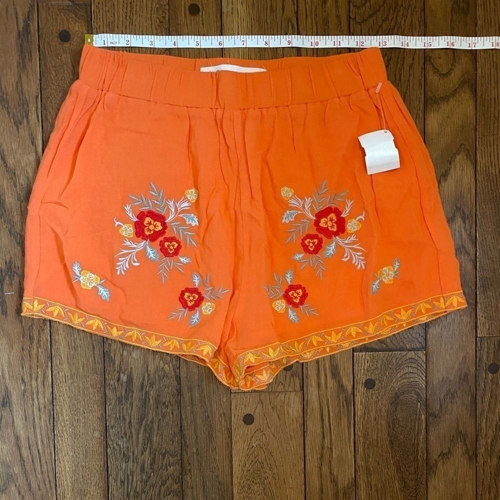 The Impeccable Pig orange floral embroidered short